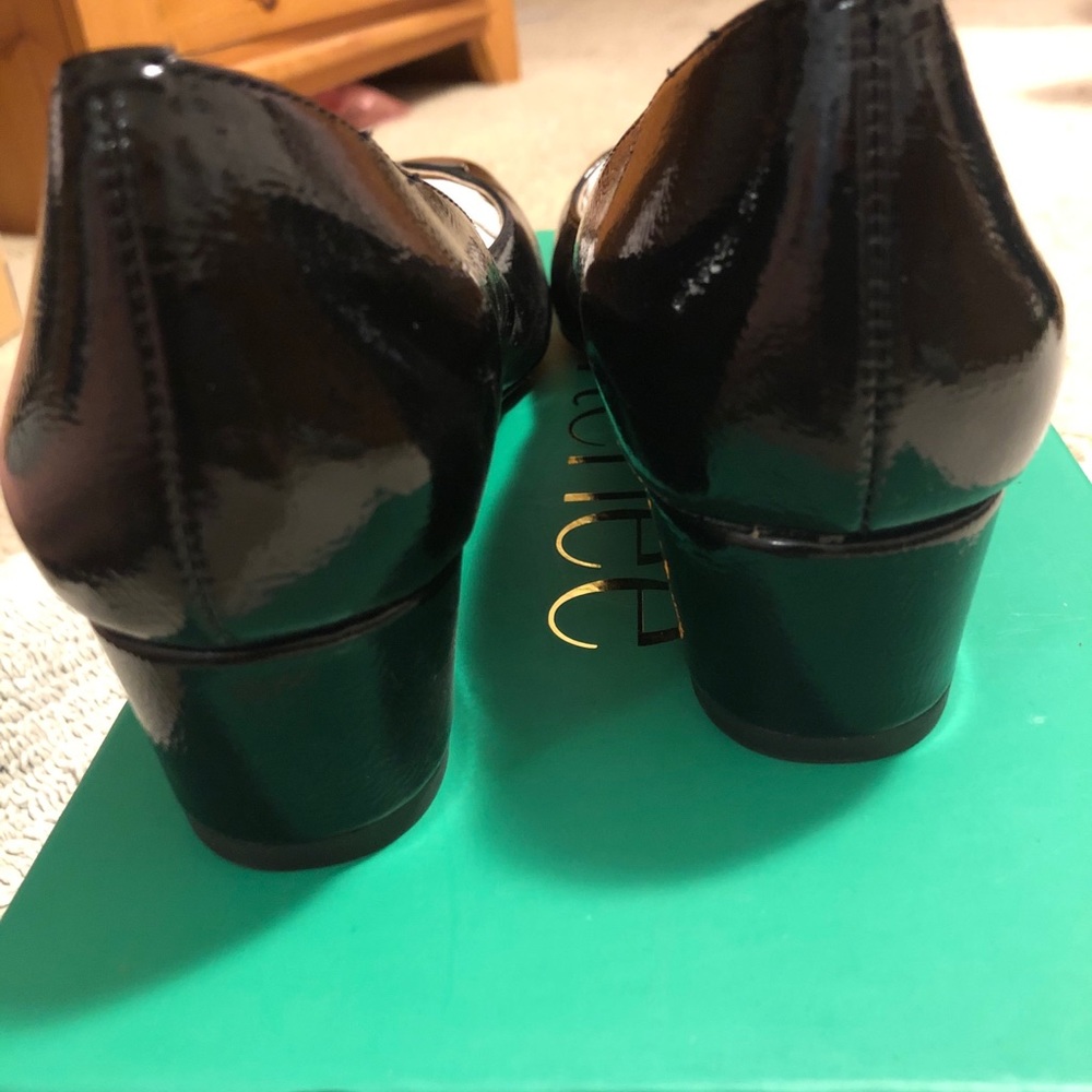 NWT J. Reneé Black Heels - Picture 5 of 5